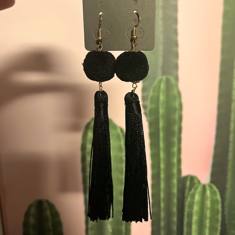 New with tag! Black Tassel Dangly Earrings
